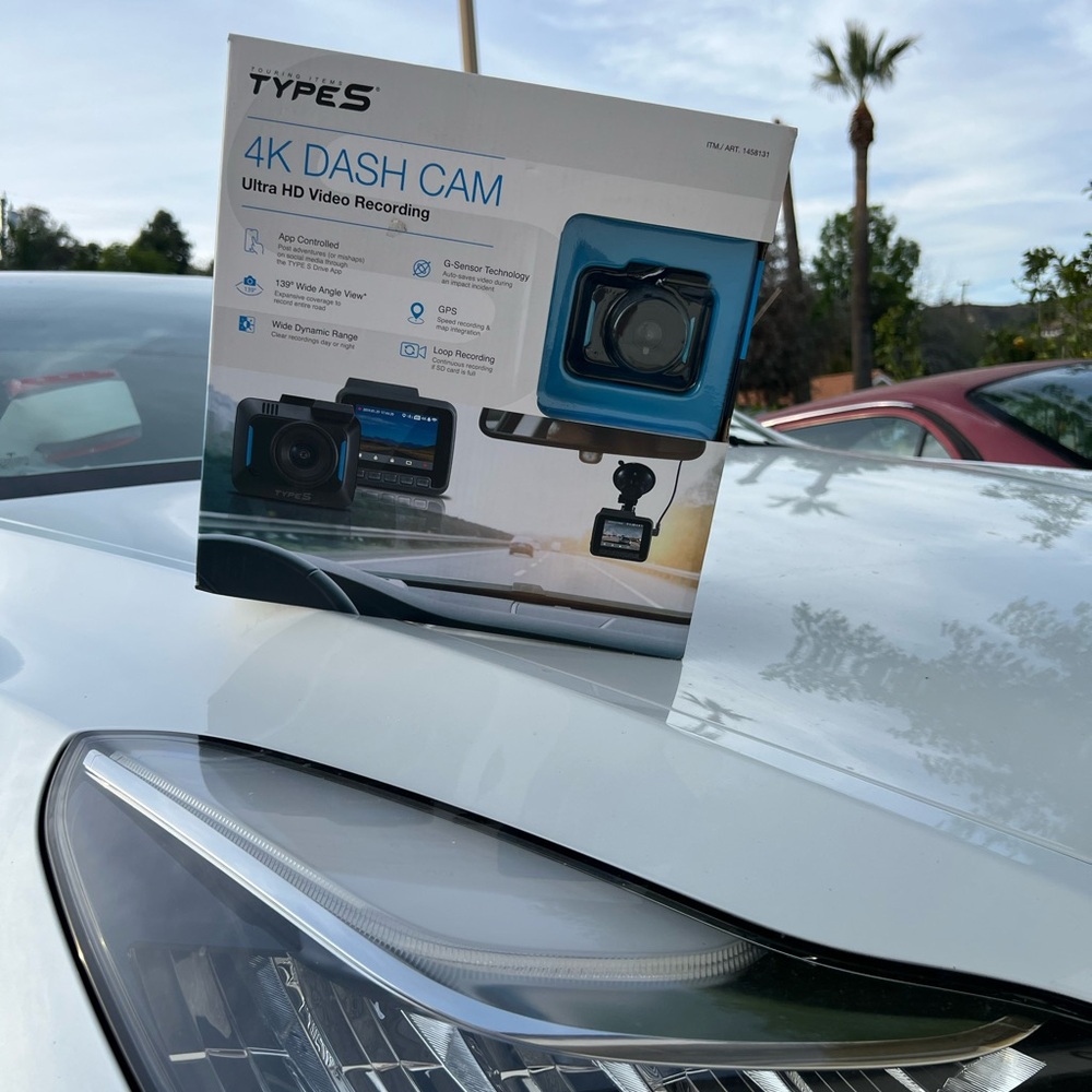4K On-Dash Camera Black and Blue